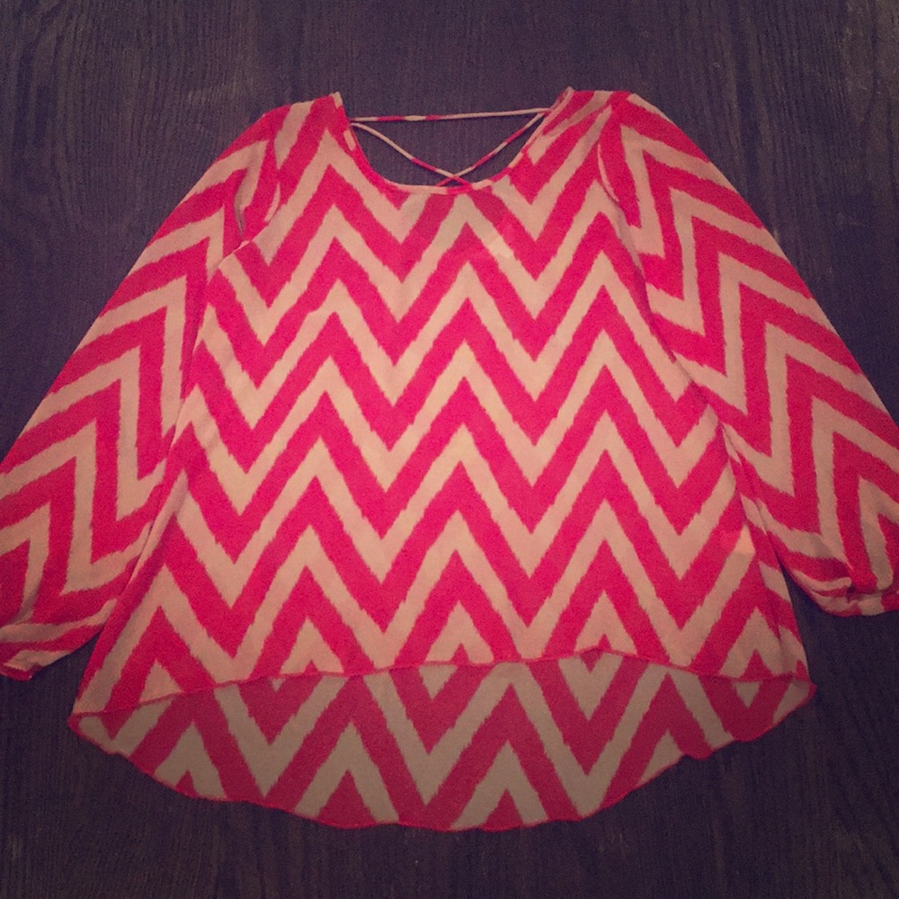 Chevron top with cinched sleeves